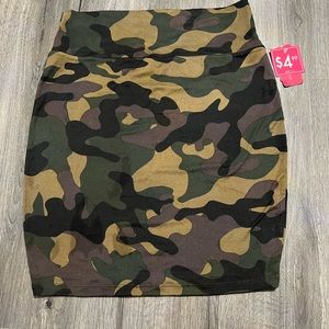 BRAND NEW - camouflage print skirt.